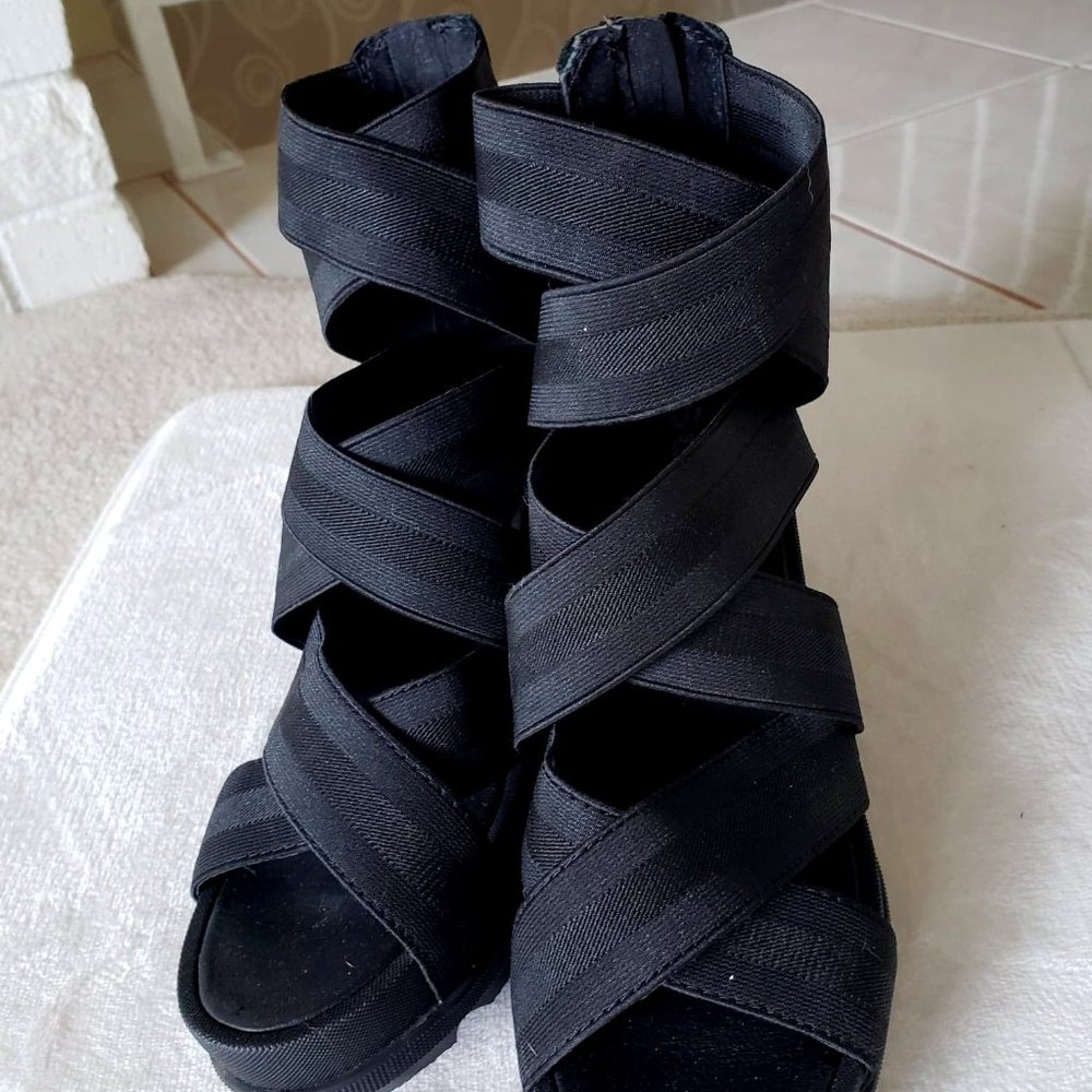 Sorel Strap Up Sandal